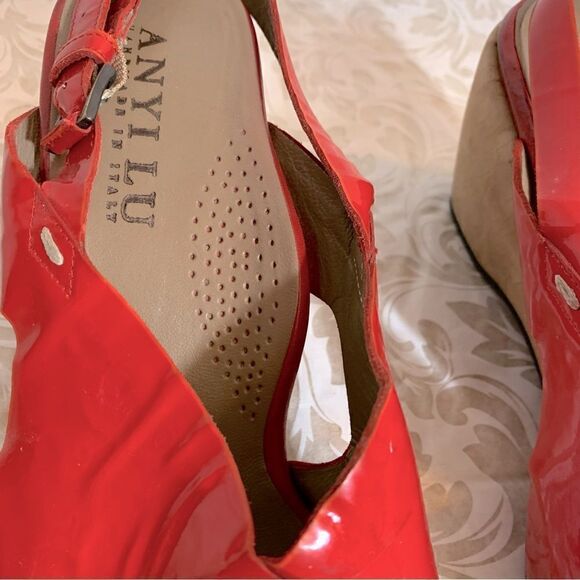 Anyi Lu Red Patent Leather Wedge Heel Pumps Peep Toe Stretch Ankle US 8.5 EUR 39 - Picture 4 of 9